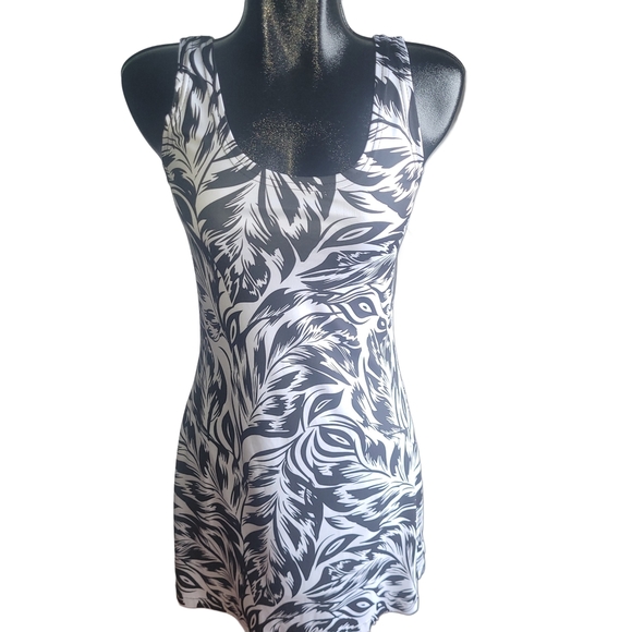 Tango Mango Black & White Leaf Patterned Dress Sz.XS - Picture 1 of 7
